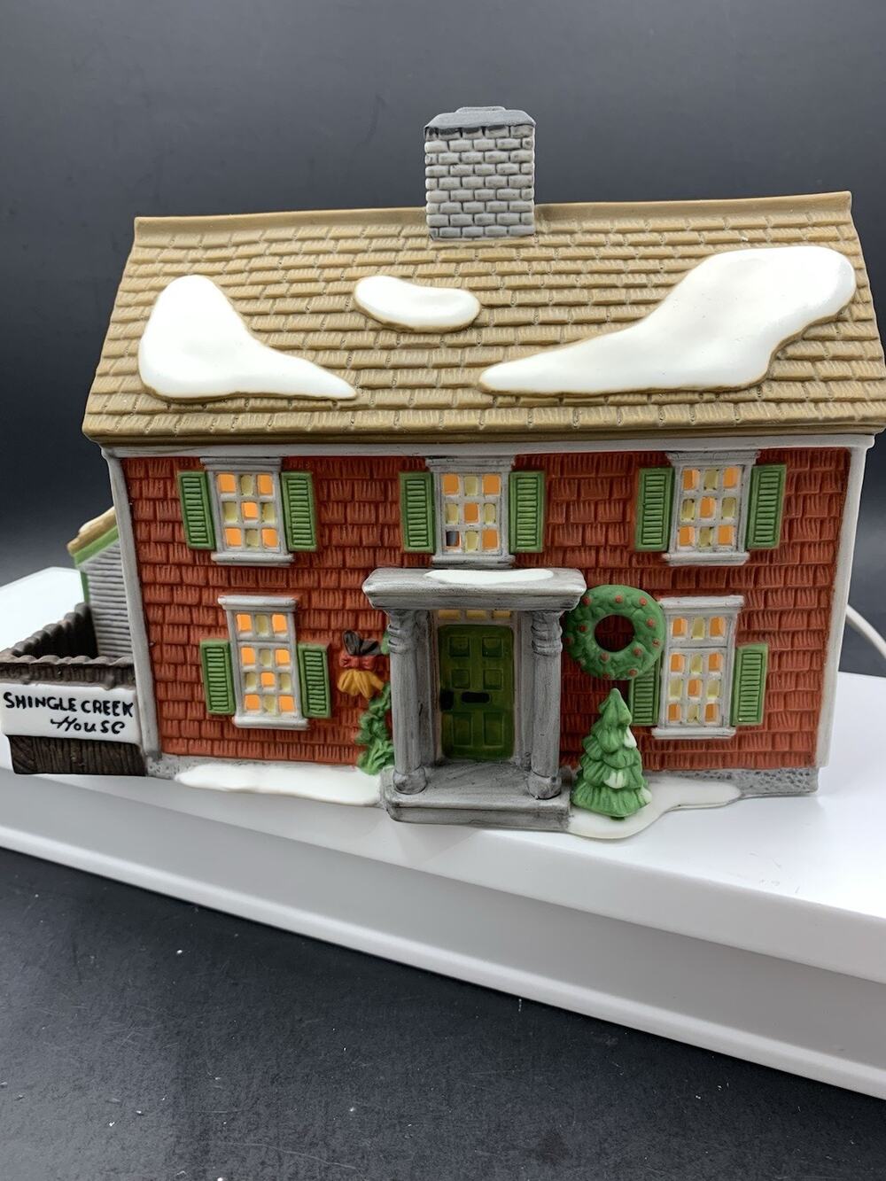 Dept 56 Heritage Village New England Shingle Creek House 5946-3 Lighted 1990